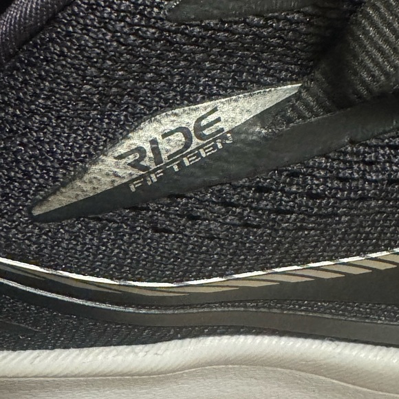 Saucony Ride 15 Fifteen women’s size 8.5 black white running sneakers gym shoes - Picture 4 of 10